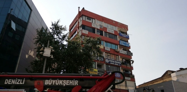 ‘Lösemi Hastası Kızım Var’ Deyip Şehrin Göbeğinde İntihar Etmek İstedi