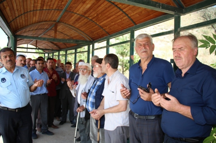 Bıçaklanarak Öldürülen Aras Edaş Çalışanı Son Yolculuğuna Uğurlandı