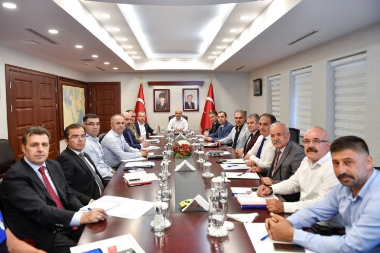 Menevşe: "Suriye Ekmeğinden Kaynaklı Haksız Rekabet Önlenmeli"