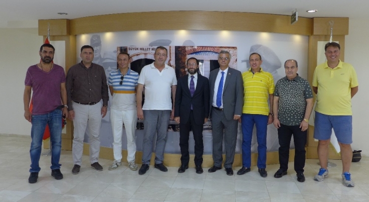 İtalya’nın İzmir Konsolosu, Kuşadası Ticaret Odası’nı Ziyaret Etti