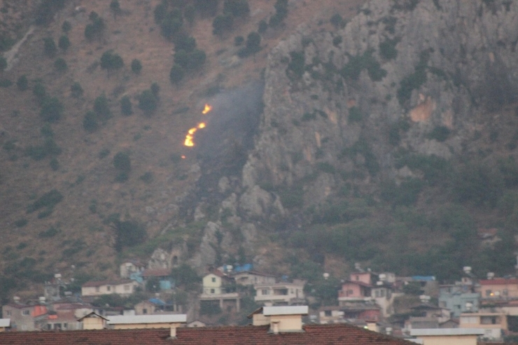 Hatay’da Korkutan Yangını