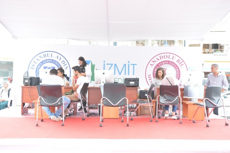 İzmit’te Üniversite Adaylarına Ücretsiz Danışmanlık