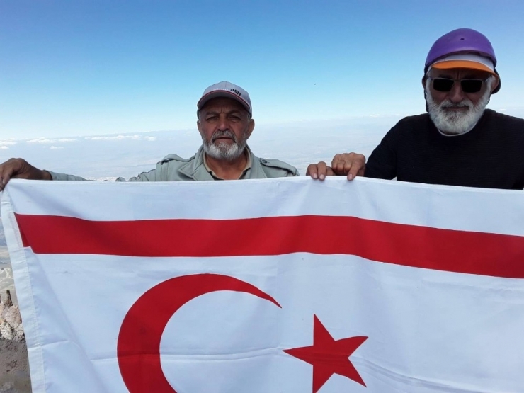 Dağcılar Kıbrıs Barış Harekatı Yıl Dönümünde Erciyes’e Tırmandı