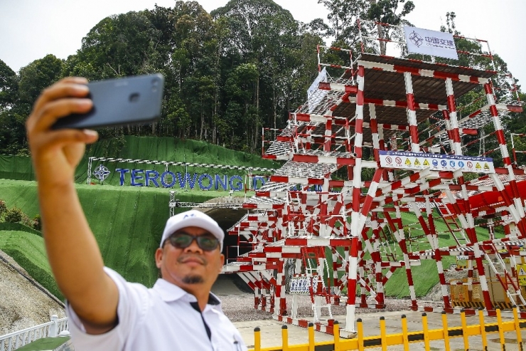 Malezya’nın 640 Kilometrelik Demiryolu Projesinde Çalışmalar Yeniden Başladı