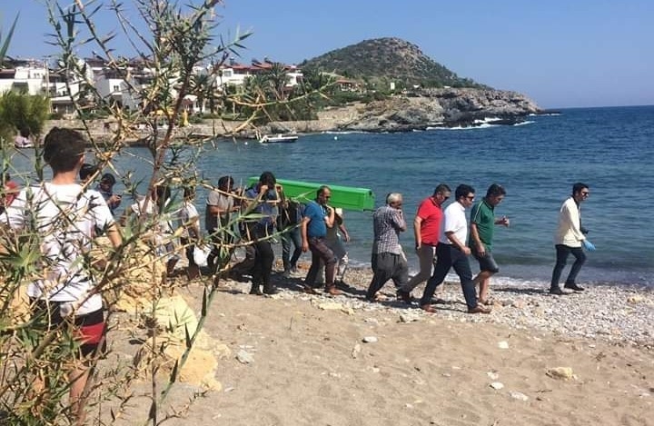 Denize Giren 2 Kişi Boğuldu