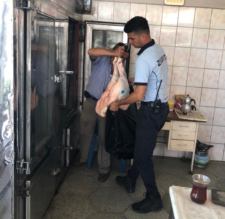 Tarsus’ta 113 Kilo Sahte Mühürlü Et Ele Geçirildi