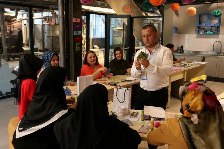 Okul Öncesi Öğretmenlerine Origami Eğitimi