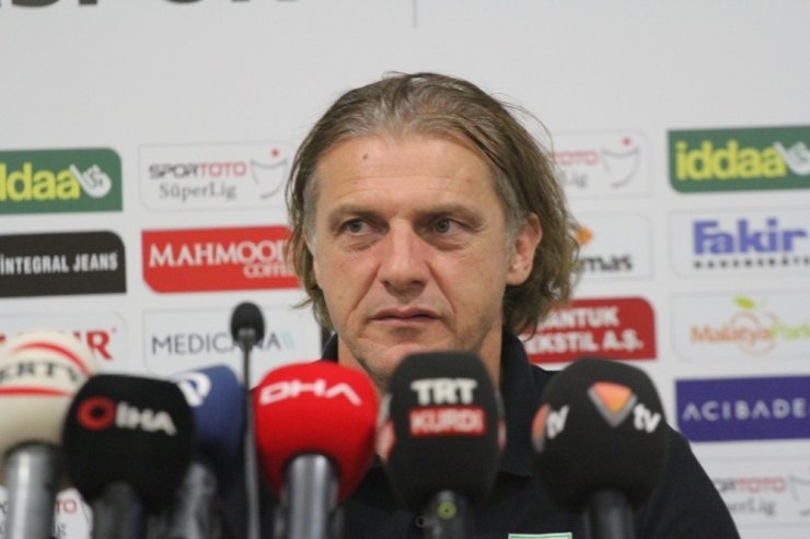 Sergen Yalçın: “Dezavantajlı Bir Skor Ama Elenmeyecek Bir Takım Değil”