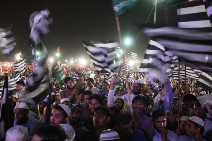 Pakistan’da Hükümet Karşıtı Protesto