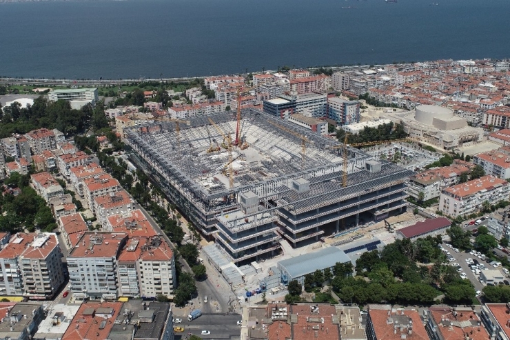 Göztepe Stadı Yükseliyor