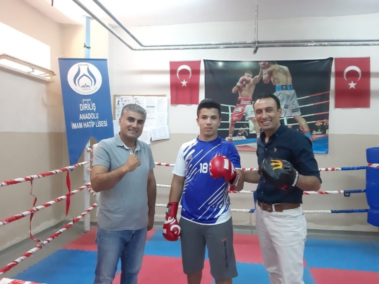 Yalovalı Boksör Türkiye Şampiyonu Oldu