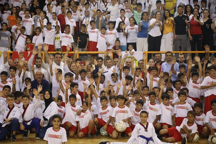 Yüreğir Belediyesi Yaz Spor Okuluna Yoğun İlgi