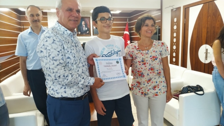 Soma’da Başarılı Öğrenciler Ödüllendirildi