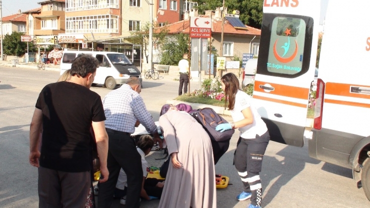 Şuhut’ta Elektrikli Bisiklet Kazası: 2 Yaralı