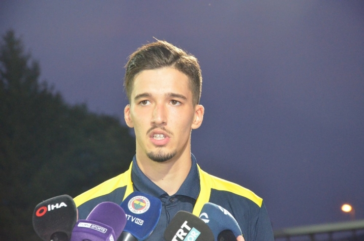 Altay Bayındır: "Hocama Teşekkür Etmek İstiyorum Bana Şans Verdiği İçin"