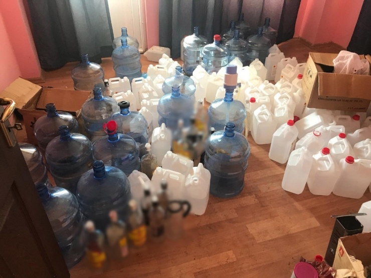 Alanya’da İçki İmalathanesi Gibi Eve Polis Baskını