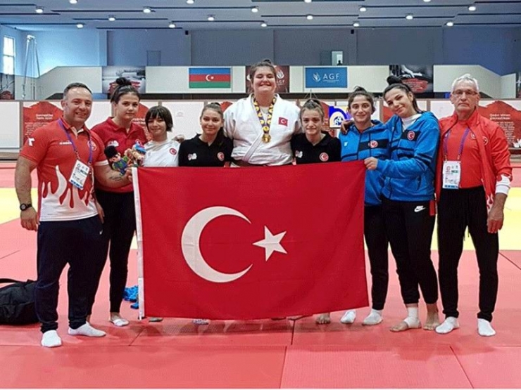 Manisalı Hilal Öztürk’ten Eyof’ta Altın Madalya