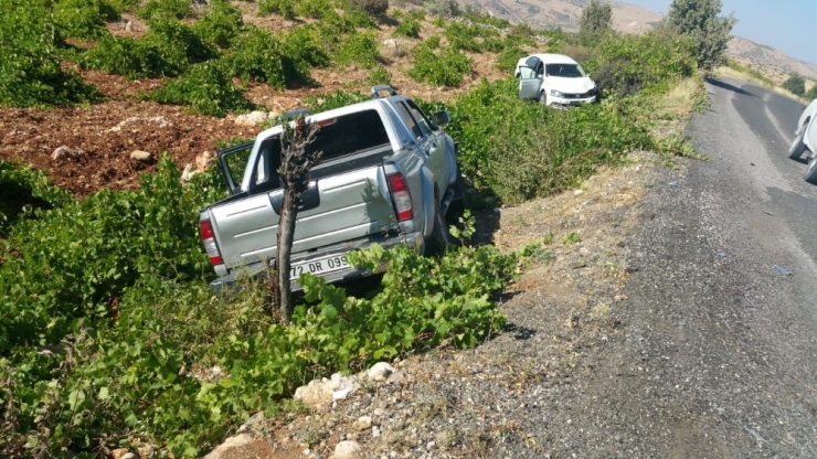 Gercüş’te Otomobil İle Pikap Çarpıştı: 5 Yaralı