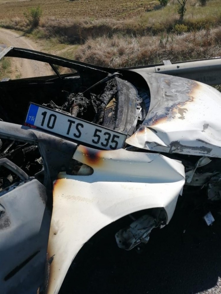 Bilecik’te Kaza Yapan Otomobil Yandı: 4 Yaralı