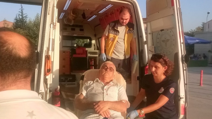 Seyir Halindeki Araçtan Kendini Attı