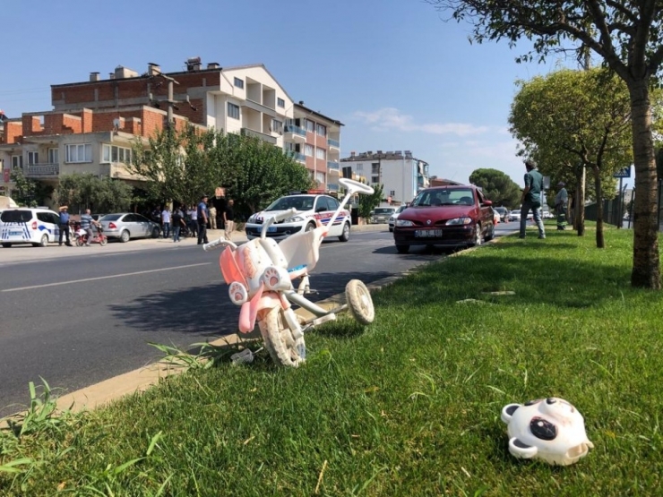 Anne Ve İkiz Çocukları Kazada Yaralandı