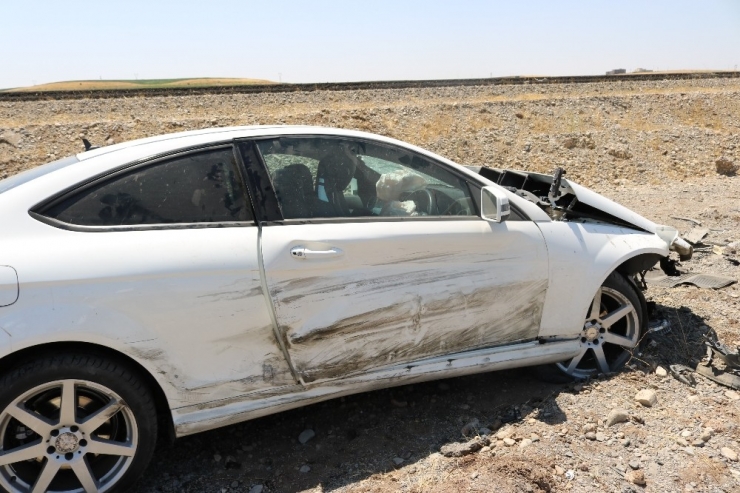 Kamyon, Direksiyonu Sağ Tarafta Olan Aracı Sıkıştırdı: 1’i Ağır 4 Yaralı