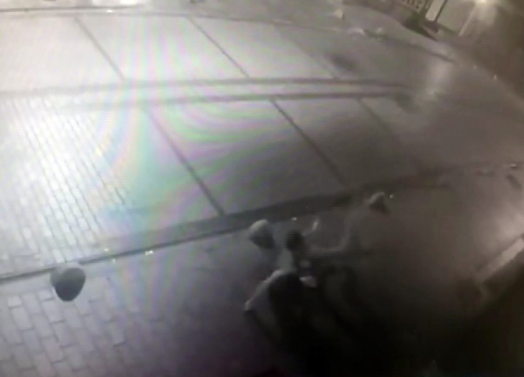 Cezayirli Şahsın 15 Bıçak Darbesiyle Öldürülmesi Kamerada