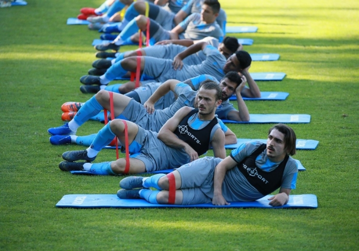 Abdulkadir Parmak: "61 Numaralı Formayı Giymenin Mutluluğunu Tarif Etmek Çok Zor"