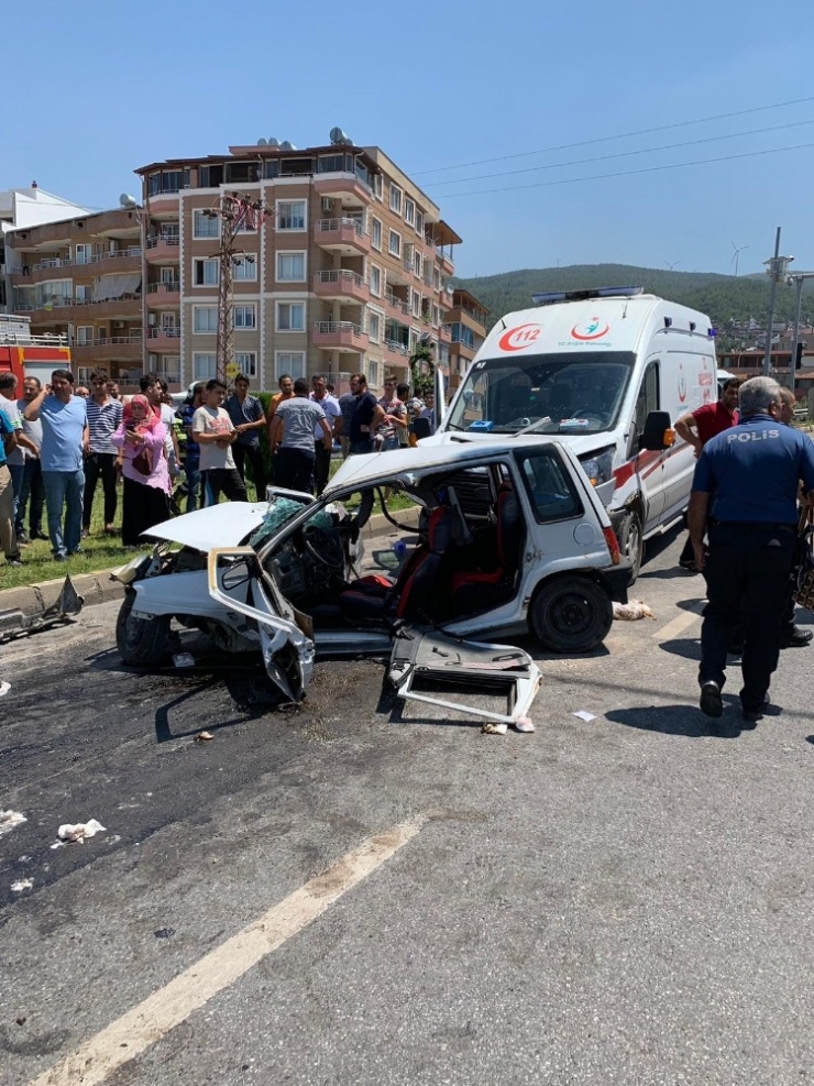 Hatay’da Ambulans İle Otomobil Çarpıştı: 2 Ölü, 1 Ağır Yaralı