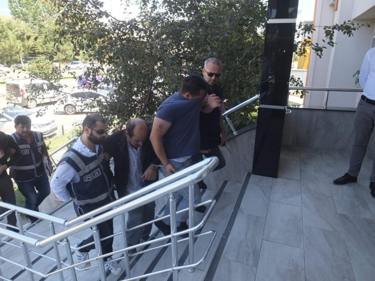 Bu Defa Suçüstü Yakalandılar