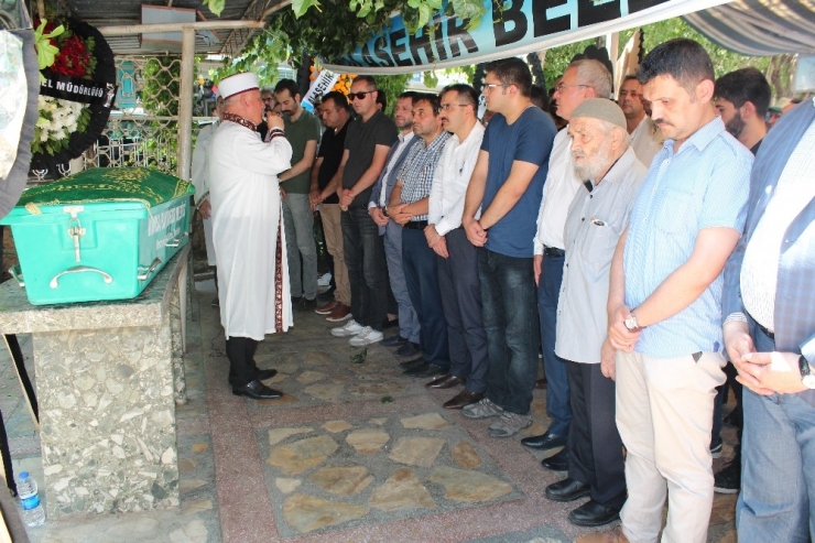 Manisa Göç İdaresi Müdürü Toprağa Verildi