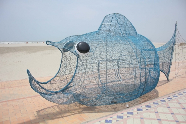 Pakistanlılar Çöplerini "Balıklara" Atacak