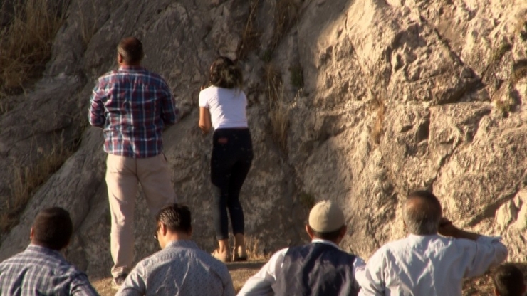 Terk Ettiği Sevgilisini Kurtardı