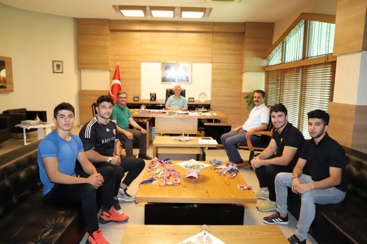 Cizreli Sporculardan Kaymakam Arıcan’a Ziyaret