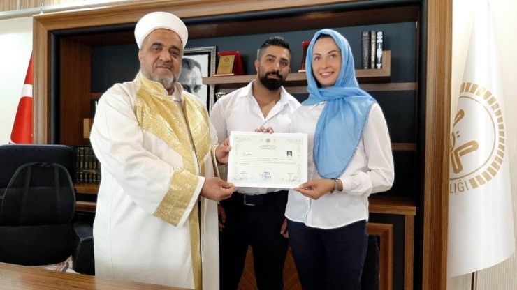 Ukraynalı Animatör Müslüman Oldu