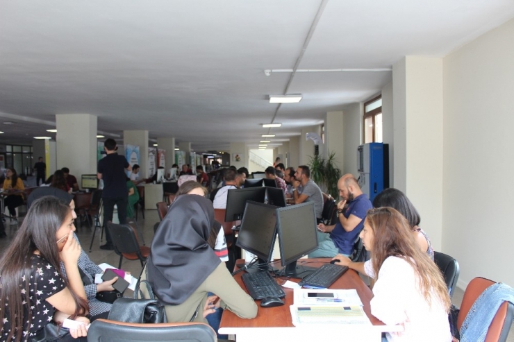 Kontenjanlarla Birlikte Adayların Üniversiteye Girme Şansları Da Arttı