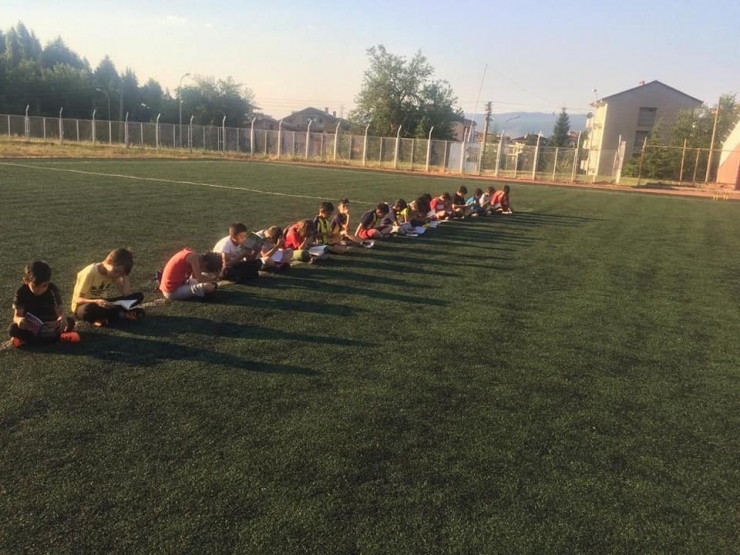 Yaz Spor Kurslarında ‘Kitap Okuma Saati’