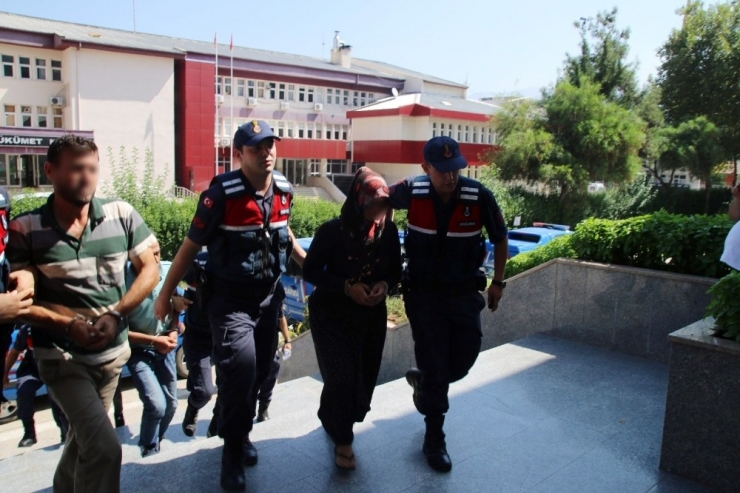 Kozan’da Hint Keneviri Operasyonu: 5 Gözaltı