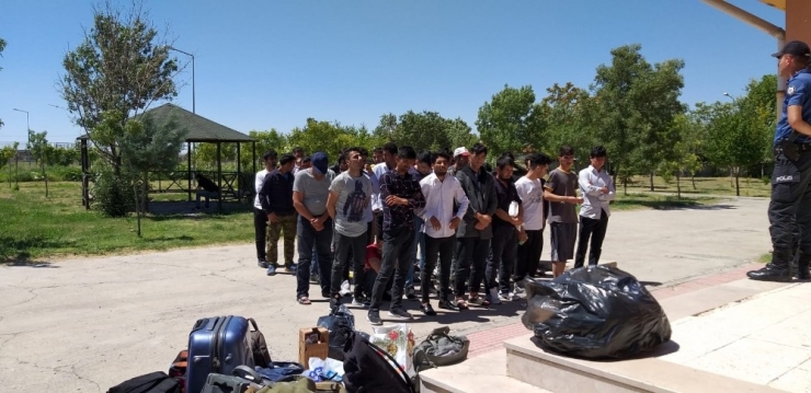 Aksaray’da 78 Kaçak Göçmen Yakalandı