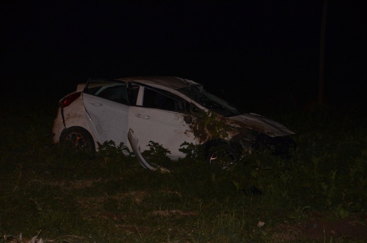 Azerbaycanlı Öğrenciler Kiraladıkları Otomobil İle Kaza Yaptı: 4 Yaralı