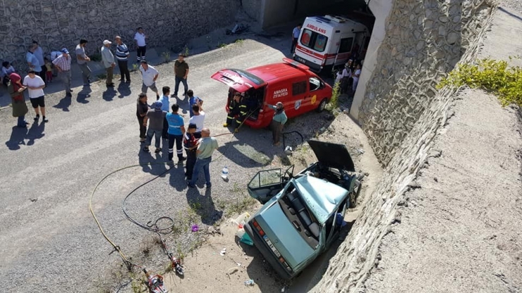 Bartın’da Otomobil 10 Metrelik Üst Geçitten Uçtu: 1 Ölü, 4 Yaralı