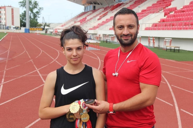 Rekorların "Özel" Sporcusu: "Esra Bayrak"