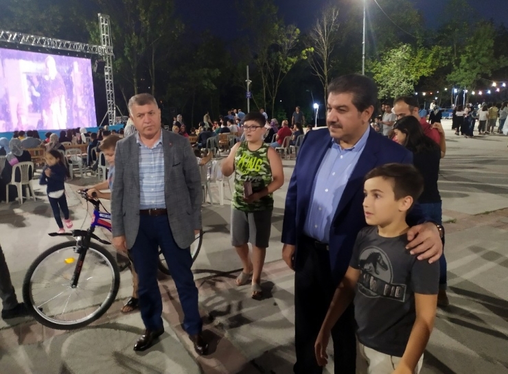 Esenler Halkına Yaz Neşesi