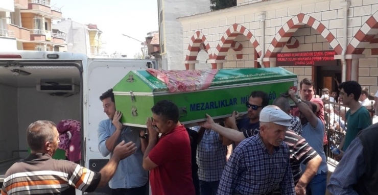 Genç Yaşta Hayatını Kaybeden Gülden Çınar Gözyaşları Arasında Defnedildi