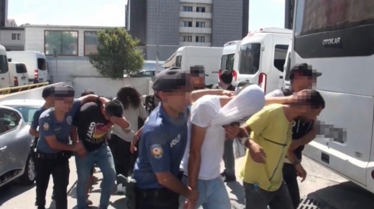 İstanbul’daki Narkotik Operasyonunda Gözaltına Alınan 55 Şüpheli Tutuklandı