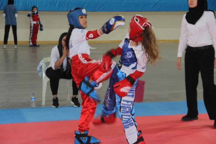 15 Temmuz Şehitleri Anma Ve Erciyes Dostluk Kupası Başladı