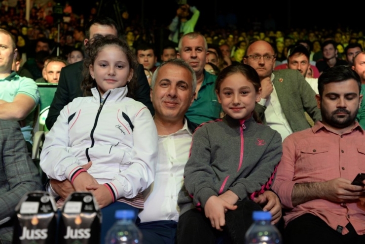 Bayraktepe Arena’da Kick Boks Fırtınası Nefesleri Kesti