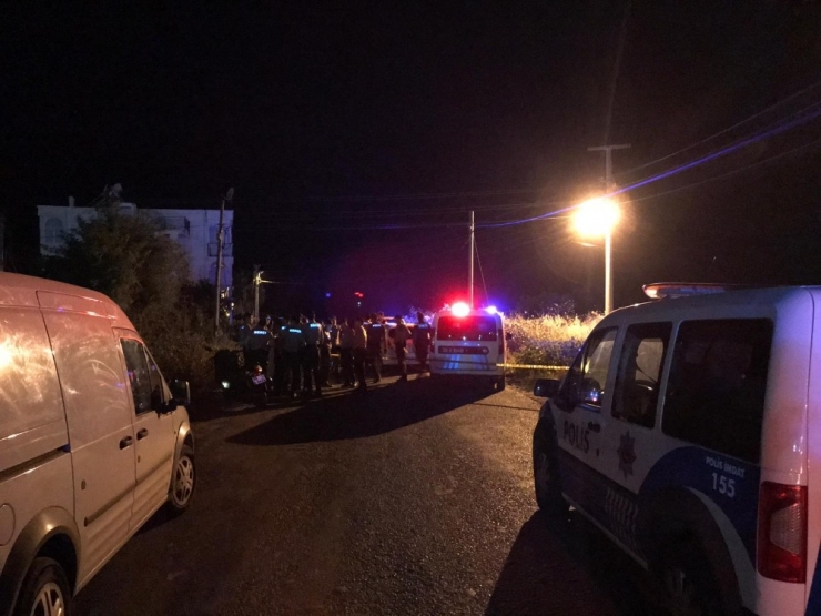 Kuşadası’nda Roman Bir Gencin Bıçakla Öldürülmesinin Ardından Ortalık Karıştı