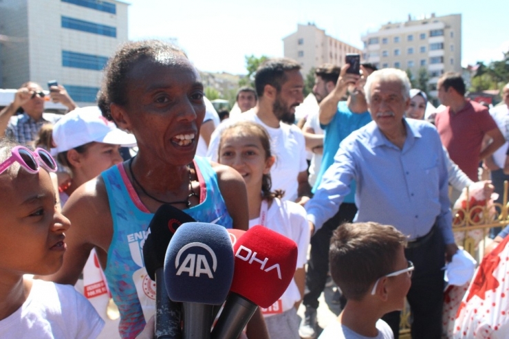 Erzurum’da 100. Yıl Kongre Koşusu Koşuldu