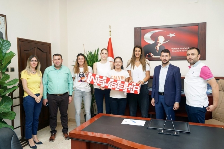 Nevşehir Belediyesi Voleybolda Transfere Hızlı Başladı
